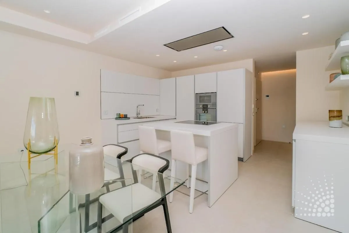 Beautiful Velaya Beachfront 2 Bedrooms Rdr496 Эстепона 0*,